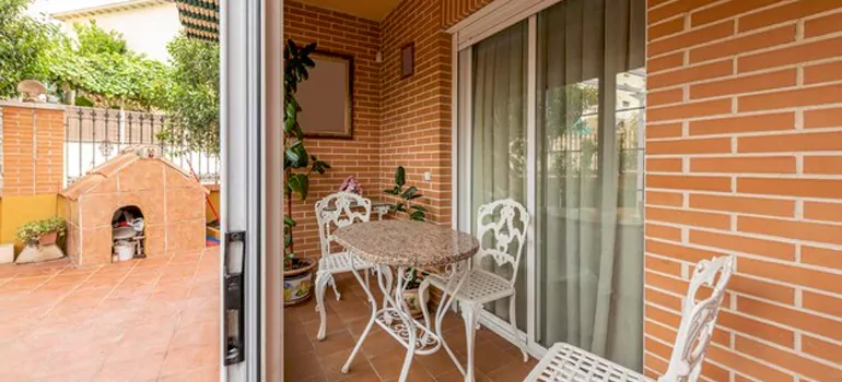 Adding Porch Enclosures To Your Home in Delta, British Columbia